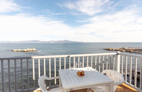 L'Escala Apartment | Beautiful apartment for 2 people with TV and balcony