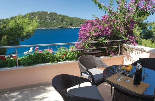 Blato Apartment | Beautiful apartment first line by the sea
