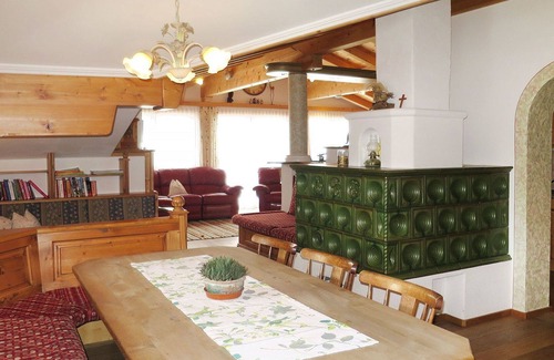 Lofer Apartment | Beautiful apartment for 10 guests with WIFI, TV, terrace and parking
