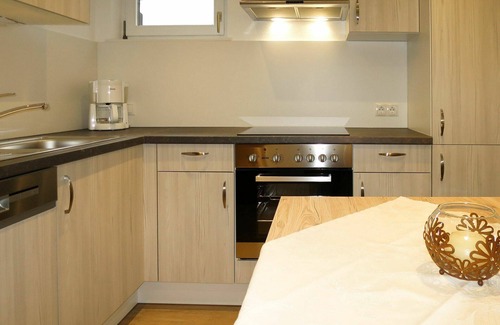 Pettneu am Arlberg Apartment | Beautiful apartment for 4 people with WIFI, TV and terrace