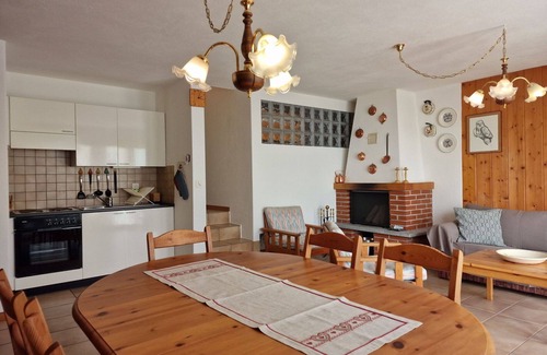 Airolo Apartment | Beautiful apartment for 4 guests with WIFI, TV, patio, panoramic view and parking