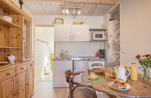 Piriac-sur-Mer Apartment | Beautiful apartment for 2 guests with WIFI, TV, patio and parking