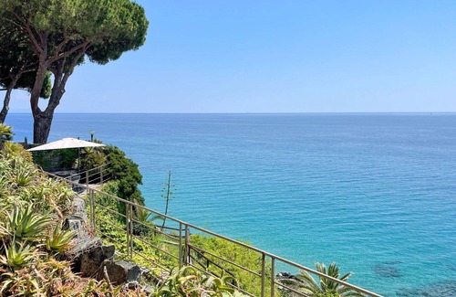 Varazze Apartment | Beautiful apartment for 6 people with A/C, WIFI, TV, patio and parking