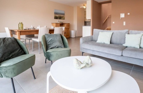 Bredene Apartment | Beautiful apartment for 4 guests with WIFI, TV, balcony and pets allowed