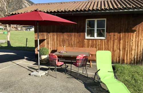 Lenk Apartment | Beautiful apartment for 4 guests with WIFI, TV and balcony