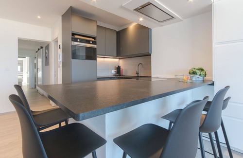 Mariakerke Apartment | Beautiful apartment for 4 guests with WIFI, TV, balcony and parking
