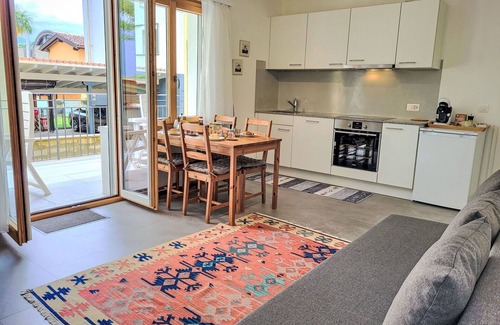 Losone Apartment | Beautiful apartment for 3 people with WIFI, TV, balcony, pets allowed, panoramic view and parking