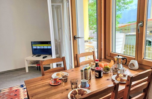 Losone Apartment | Beautiful apartment for 3 people with WIFI, TV, balcony, pets allowed, panoramic view and parking