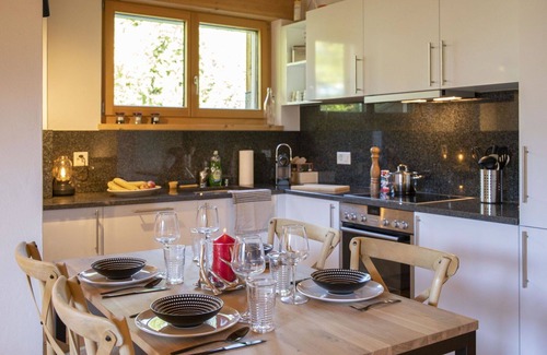 Chesieres Apartment | Beautiful apartment for 6 people with hot tub, WIFI and balcony
