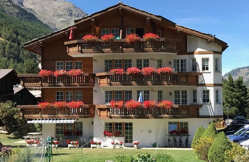 Saas Grund Apartment | Beautiful apartment for 4 guests with WIFI, balcony and pets allowed