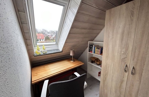 Grossschoenau Apartment | Beautiful apartment for 6 people with WIFI, hot tub, TV, patio and pets allowed