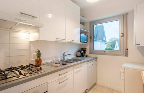 La Trinite-sur-Mer Apartment | Beautiful apartment for 4 people with WIFI, TV and balcony
