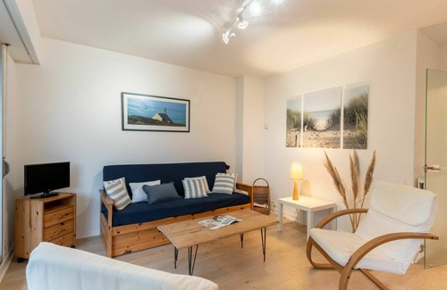 La Trinite-sur-Mer Apartment | Beautiful apartment for 4 people with WIFI, TV and balcony