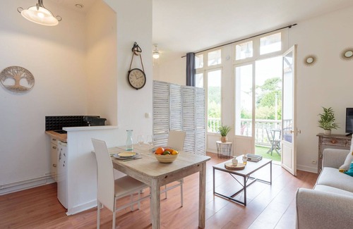 Pontaillac Apartment | Beautiful apartment for 2 people with WIFI, TV, terrace and parking