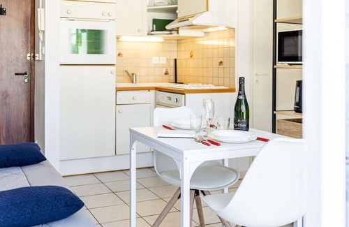 Pontaillac Apartment | Beautiful apartment for 2 people with WIFI, TV, balcony and parking