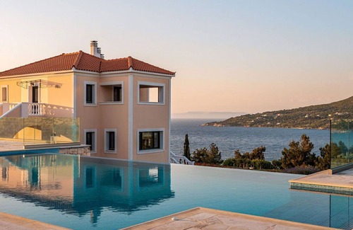Samos Apartment | Beautiful apartment for 4 guests with A/C, WIFI, pool, TV, panoramic view and parking