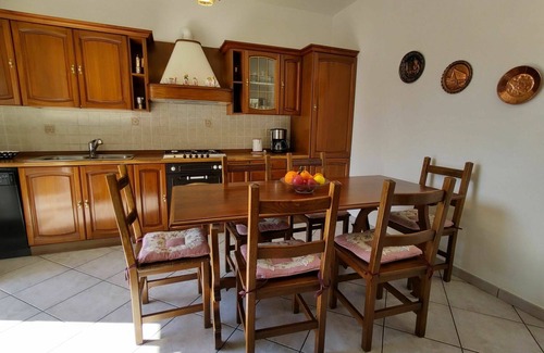 Luino Apartment | Beautiful apartment for 5 people with WIFI, TV, terrace and pets allowed