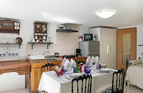Peglio Apartment | Beautiful apartment for 3 people with WIFI, TV, patio, pets allowed and parking