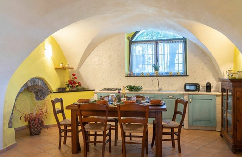 Vasia Apartment | Beautiful apartment for 4 people with WIFI, pets allowed and parking