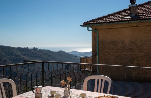 Vasia Apartment | Beautiful apartment for 4 people with WIFI, pets allowed and parking