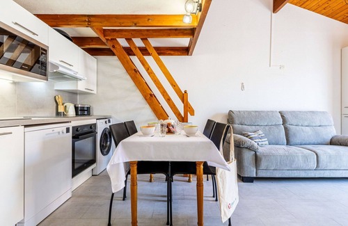 Les Mathes Apartment | Beautiful apartment for 4 guests with WIFI, TV, terrace and parking