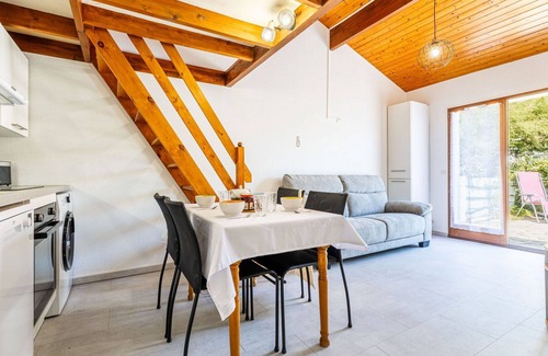 Les Mathes Apartment | Beautiful apartment for 4 guests with WIFI, TV, terrace and parking