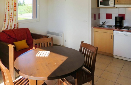 Prayssac Apartment | Beautiful apartment for 3 guests with WIFI, pool, TV, terrace, pets allowed and parking