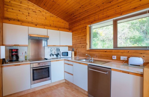 East Lewiston House | Beautiful apartment in villa for 6 guests with WIFI, TV, patio, panoramic view and parking