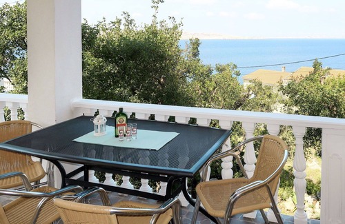 Prizna Apartment | Beautiful apartment for 2 guests with WIFI, A/C, TV, terrace and parking
