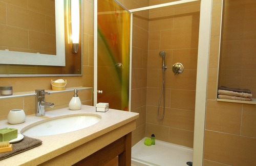 Hattigny House | Beautiful apartment in villa for 4 guests with hot tub, pool, WIFI, TV and terrace