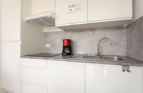 Klemskerke House | Beautiful apartment in villa for 4 guests with A/C, WIFI, TV, terrace and pets allowed