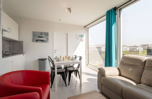 Klemskerke House | Beautiful apartment in villa for 4 guests with A/C, WIFI, TV, terrace and pets allowed