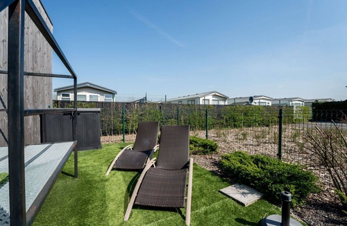 Klemskerke House | Beautiful apartment in villa for 4 guests with A/C, WIFI, TV, terrace and pets allowed