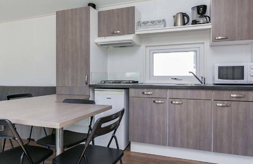 Houthalen House | Beautiful apartment in villa for 6 guests with pool, hot tub, TV, terrace and parking