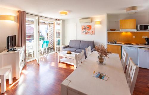 Cassen Apartment | Beautiful Apartment In Cassen