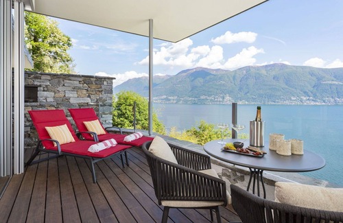 Ascona Villa | Beautiful apartment in villa with A/C, internet, pool, TV, patio, panoramic view and parking