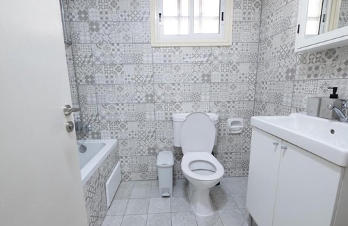 Paphos Apartment | Beautiful Apartment in Harbour Paphos, Central & Close to Beach