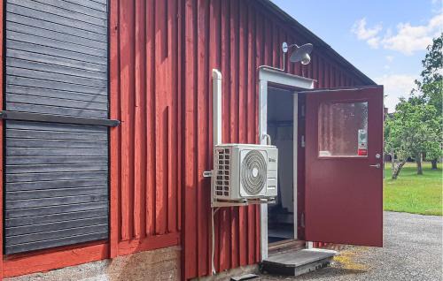 Navragol Apartment | Beautiful Apartment In Holmsjö With Wifi