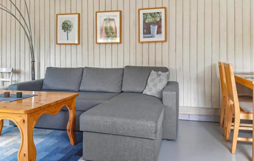 Navragol Apartment | Beautiful Apartment In Holmsjö With Wifi
