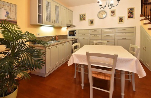 Volosko Villa | Beautiful apartment in villa for 2 people with WIFI, A/C and TV