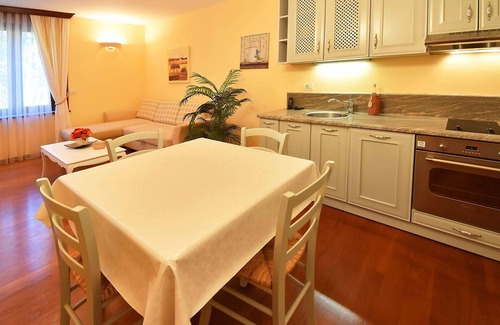 Volosko Villa | Beautiful apartment in villa for 2 people with WIFI, A/C and TV
