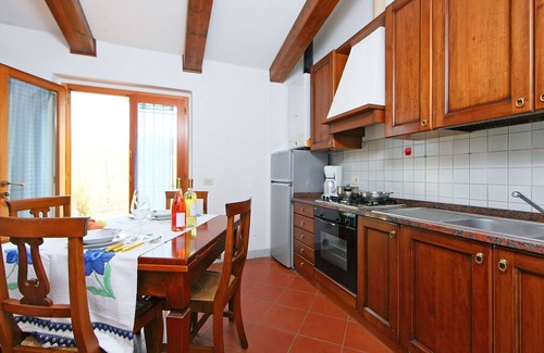 San Leolino Villa | Beautiful apartment in villa for 2 guests with A/C, pool, WIFI, TV, terrace and pets allowed