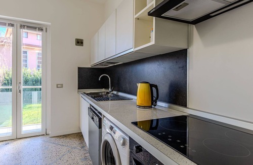Dervio Villa | Beautiful apartment in villa for 12 guests with WIFI, A/C, TV, patio and pets allowed