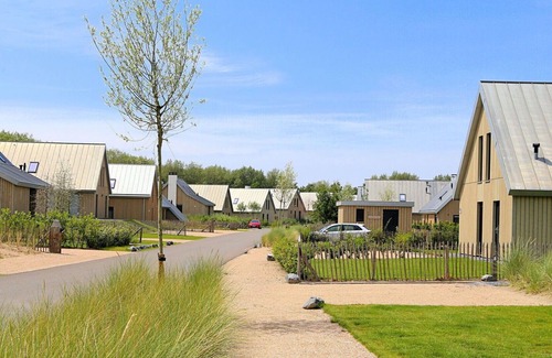 Tholen House | Beautiful apartment in villa for 8 people with WIFI, TV, terrace and parking
