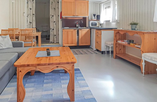 Navragol Apartment | Beautiful apartment in Holmsjö with WiFi