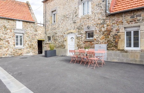 Pirou House | Beautiful apartment in villa for 4 guests with WIFI and pets allowed