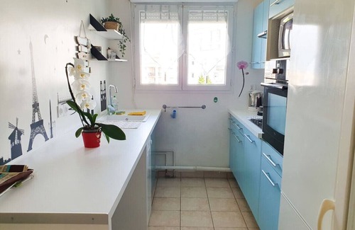 Chatillon Apartment | Beautiful apartment with Eiffel Tower view.