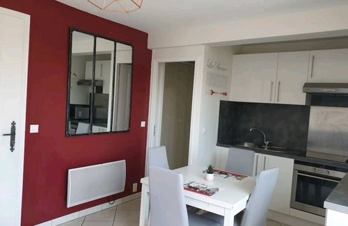 Villejuif Apartment | Beautiful apartment with large terrace