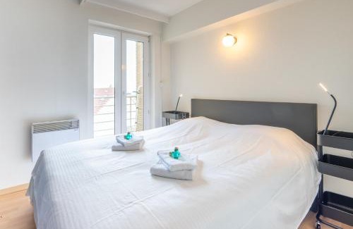 Raversijde Apartment | Beautiful apartment with Sea Views and parking