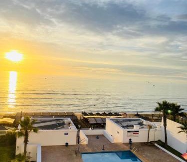 Plage des Nations Apartment | Beautiful apartmnt with sea view